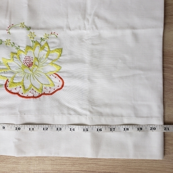 𝅺Pair Vintage Wabasso Embroidered Pillowcases - Picture 11 of 13